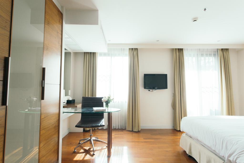 Thomson Residence Hotel Bangkok Exterior photo