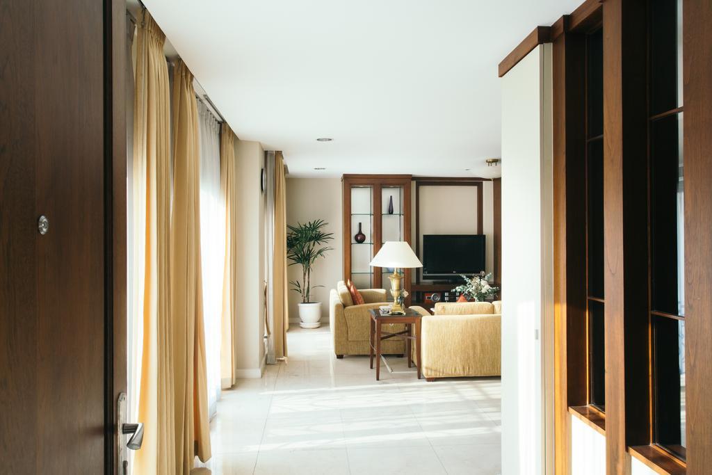 Thomson Residence Hotel Bangkok Exterior photo